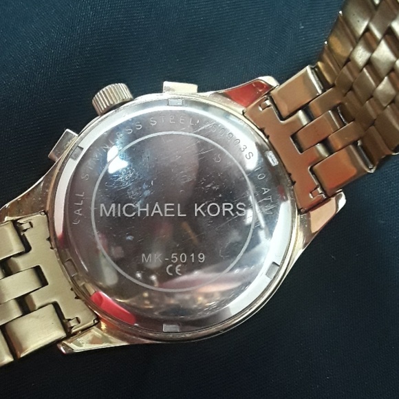 Michael Kors gold watch - Picture 3 of 4